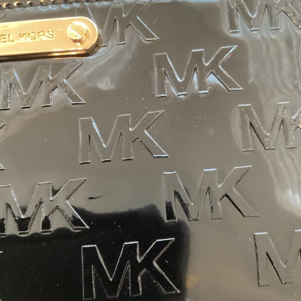 MICHEAL KORS PATENT LEATHER BLACK BELT BAG NEW - Picture 3 of 5